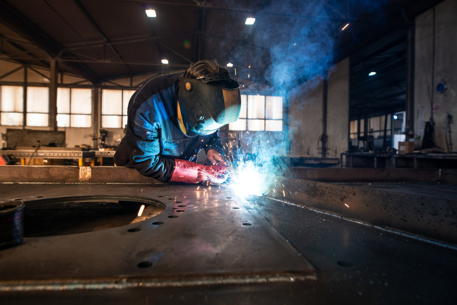 Specjalista ENERGOWELDING podczas pracy